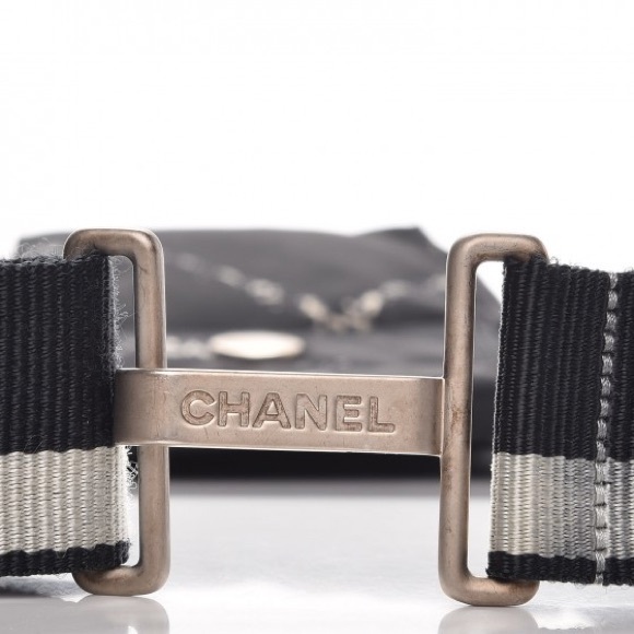 CHANEL Travel Bag - Picture 5 of 16